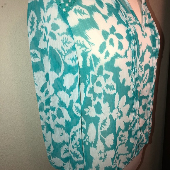 New York & Company Aqua Floral/White/Elastic - Picture 3 of 6